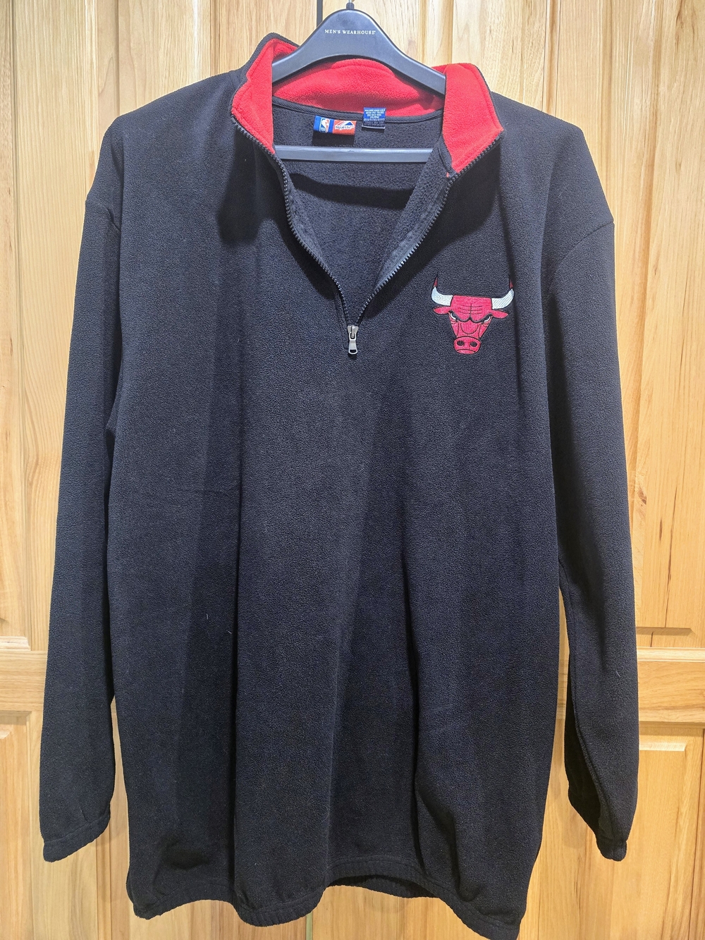 Chicago Bulls Black & Red Half-Zip Fleece Pullover